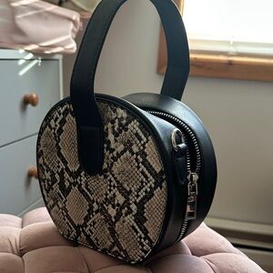Chic Snakeskin Patterned Women's Bag